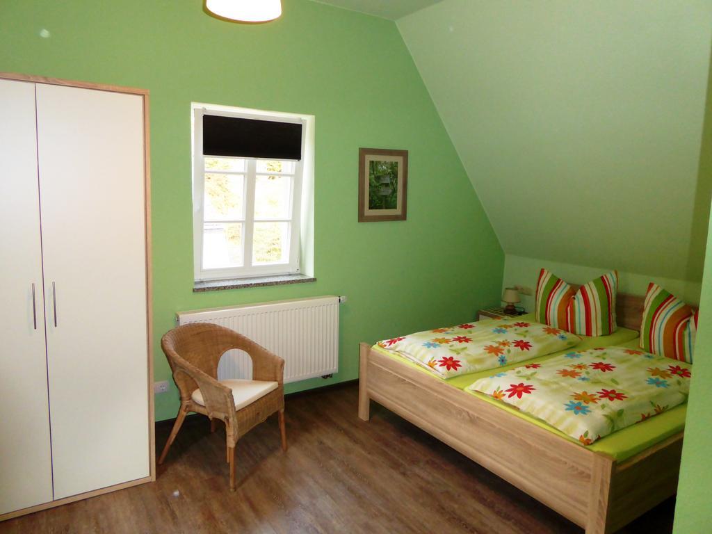 Ferienwohnungen Schoor Monreal Exteriör bild